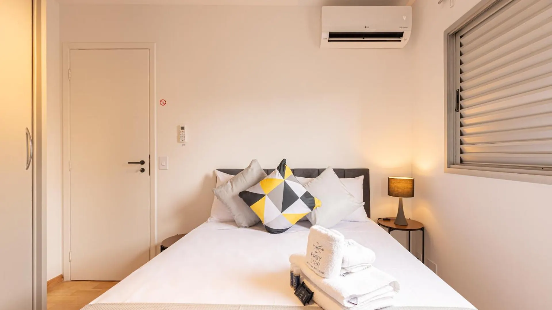 Easy Star - Lindo Apartamento C/Vaga No Itaim Bibi - Ad03I サンパウロ 0*,